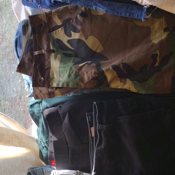 $10 sale on various pants, shorts, and comfy sandals!!! - Picture 2 of 7